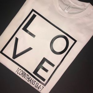 Love 1 Corinthians 13:4-7 T-shirt!